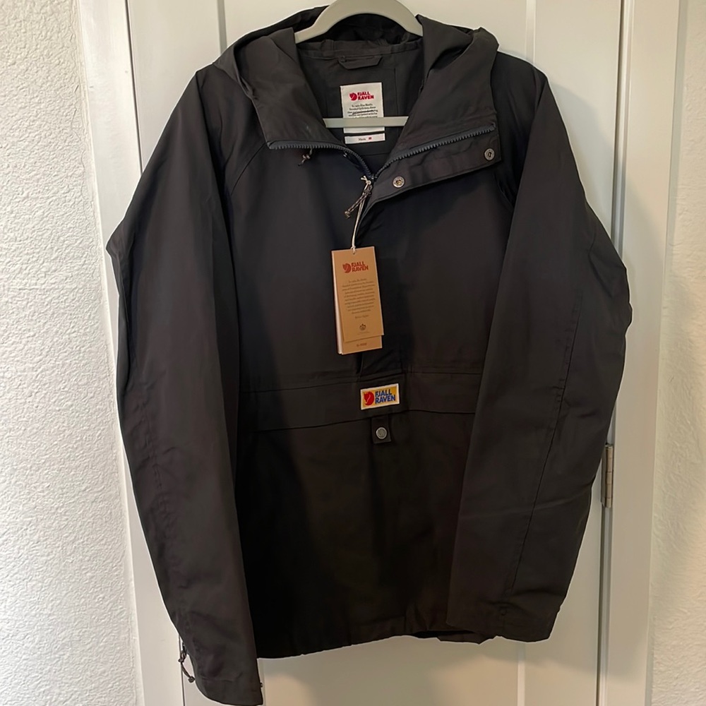 Fjallraven Vardag Anorak - Men's -Size medium. New with tags.